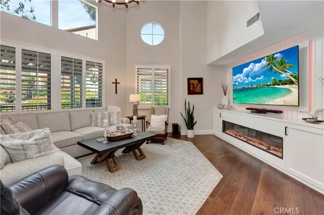 $2,052,000 | 515 Bay Hill Drive, Newport Beach, CA 92660