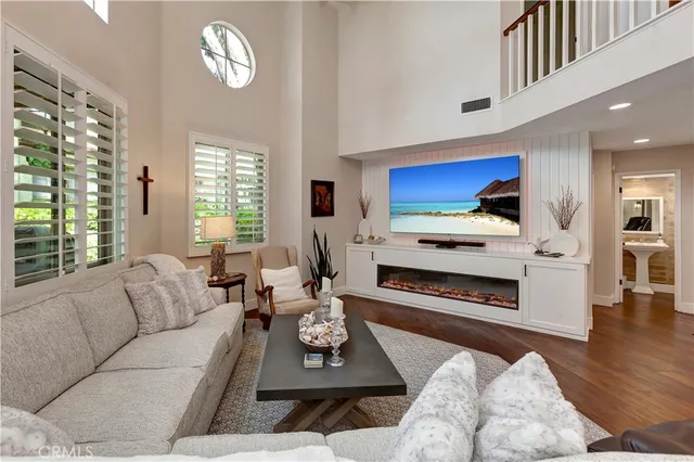 $2,052,000 | 515 Bay Hill Drive, Newport Beach, CA 92660