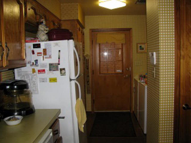 112 Ronforth Street Fairhope, AL 36532 - Photo 10 of 33 Kitchen into Laundry