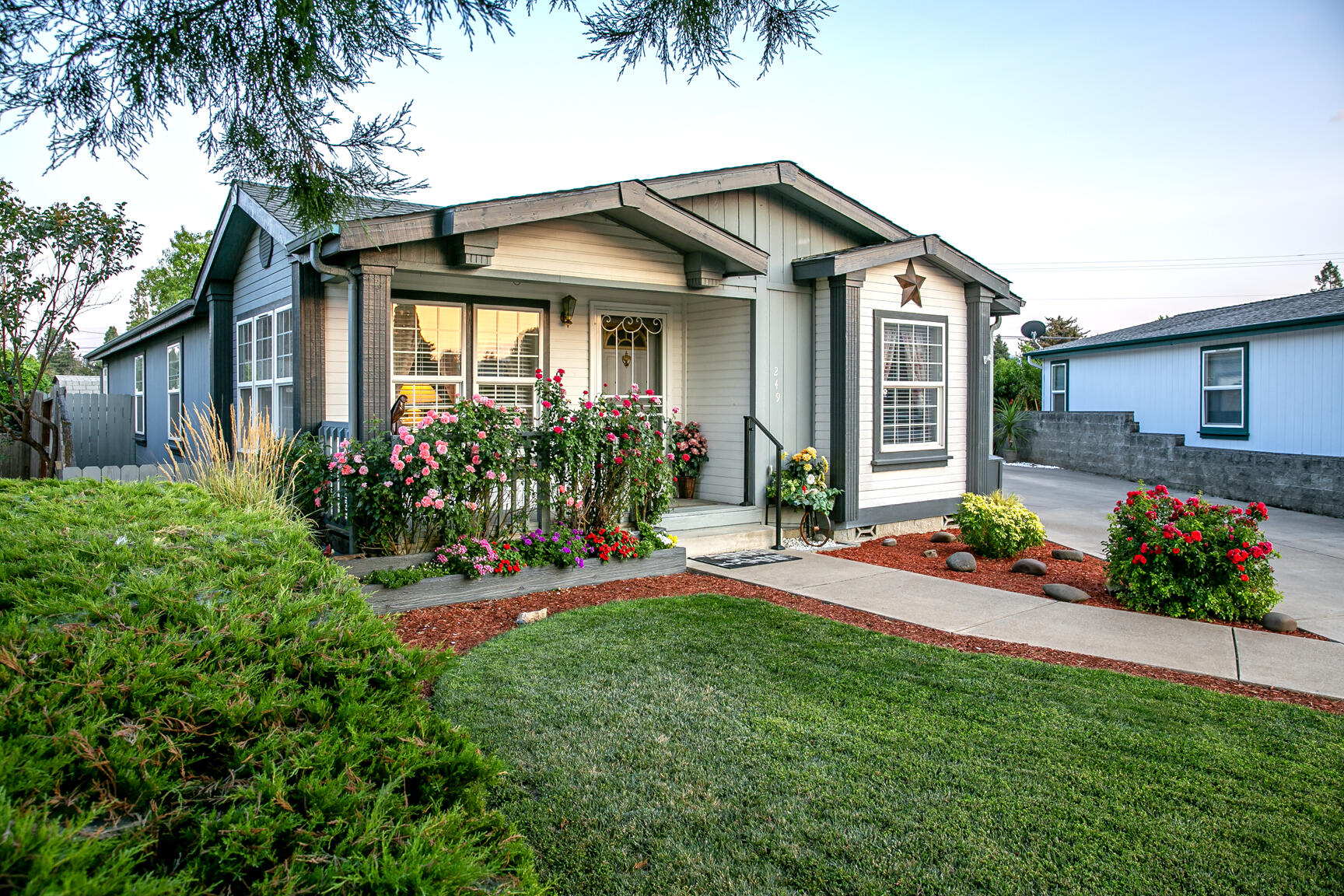 555 Freeman Road, Unit 249 Central Point, OR 97502 - Photo 1 of 46 Gallery Image 1