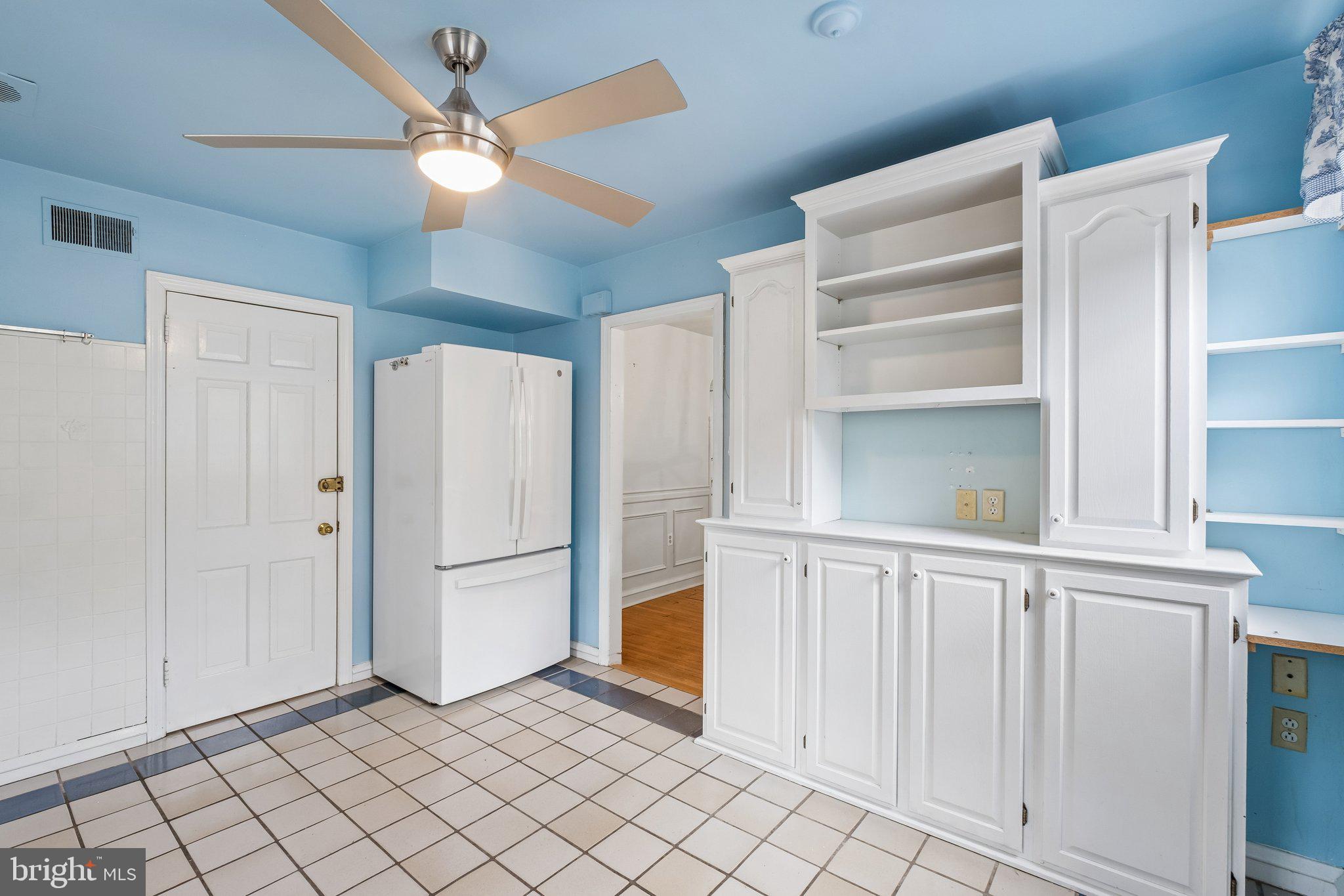 2398 Hollis Road Havertown, PA 19083 - Photo 11 of 27