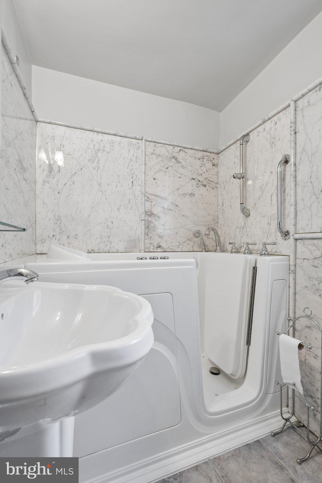2398 Hollis Road Havertown, PA 19083 - Photo 16 of 27