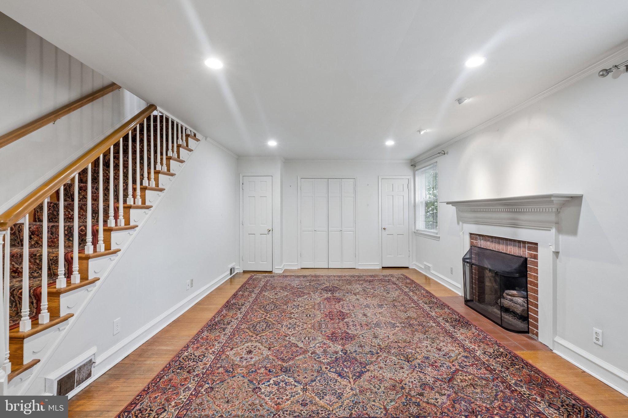 2398 Hollis Road Havertown, PA 19083 - Photo 4 of 27