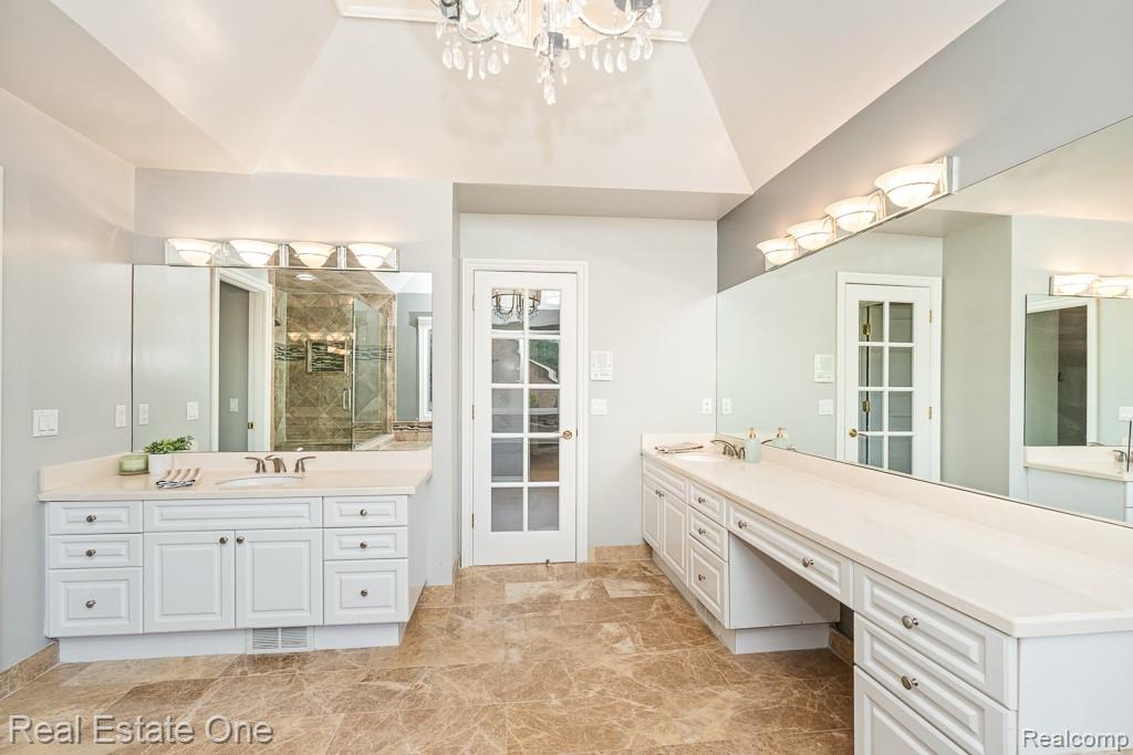 5575 Murfield Drive Rochester, MI 48306 - Photo 24 of 53 Primary bath with separate vanities