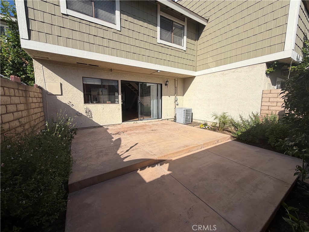 5 Locust Irvine, CA 92604 - Photo 2 of 20 Yard