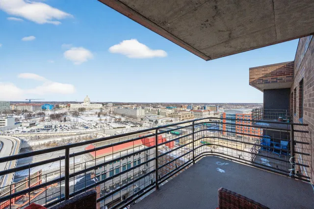 $138,500 | 26 West 10th Street, Unit 2004, St. Paul, MN 55102