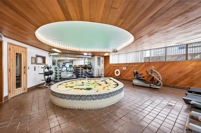 $138,500 | 26 West 10th Street, Unit 2004, St. Paul, MN 55102