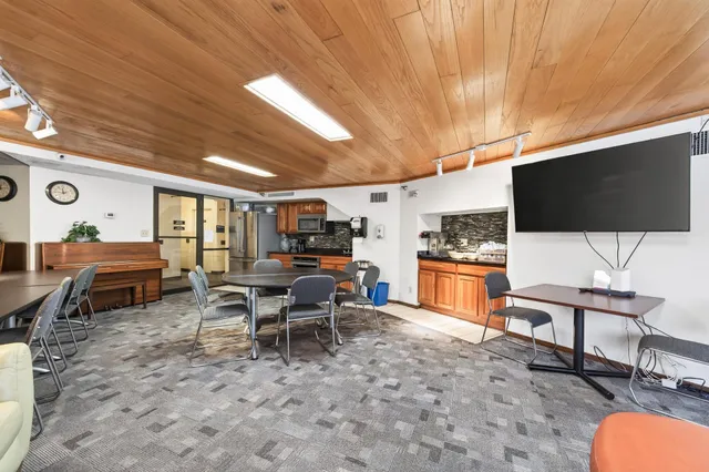 $138,500 | 26 West 10th Street, Unit 2004, St. Paul, MN 55102