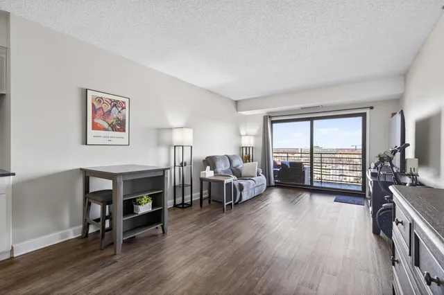 $138,500 | 26 West 10th Street, Unit 2004, St. Paul, MN 55102