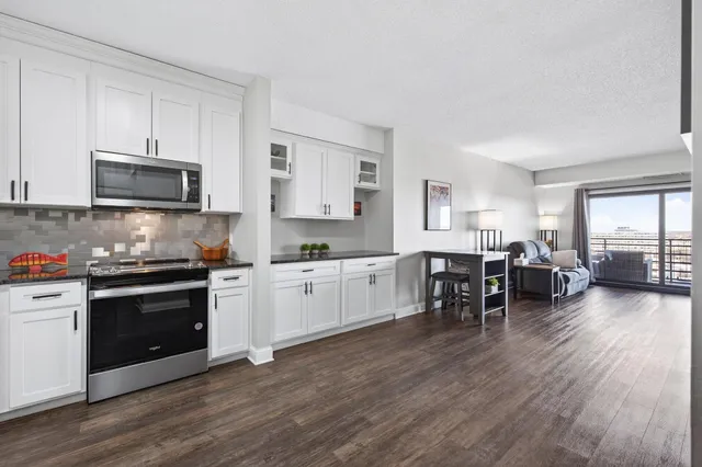 $138,500 | 26 West 10th Street, Unit 2004, St. Paul, MN 55102