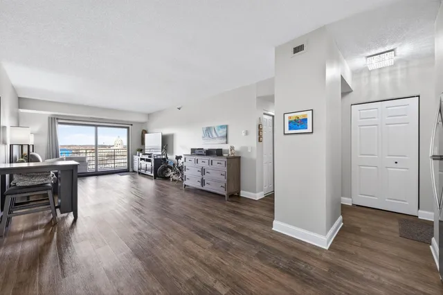 $138,500 | 26 West 10th Street, Unit 2004, St. Paul, MN 55102