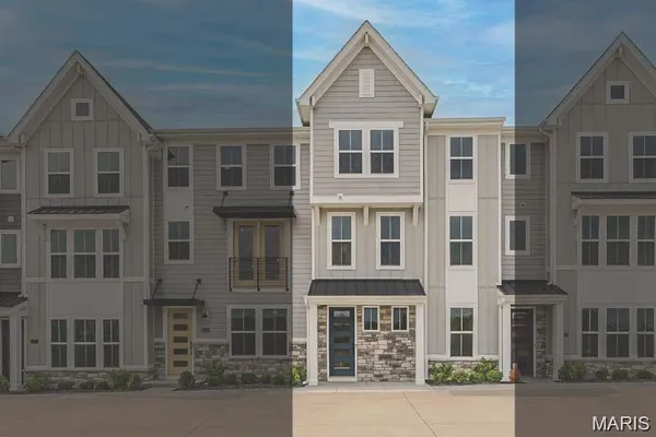 $578,900 | 8923 East Gtwy Heights, Unit 94805, Richmond Heights, MO 63144