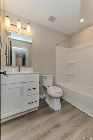 $578,900 | 8923 East Gtwy Heights, Unit 94805, Richmond Heights, MO 63144