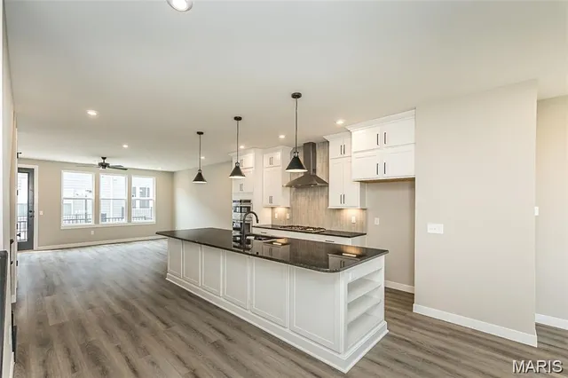 $578,900 | 8923 East Gtwy Heights, Unit 94805, Richmond Heights, MO 63144