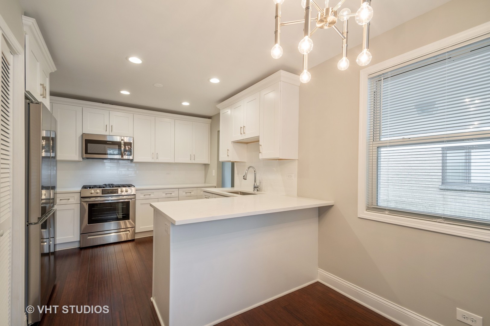7133 Beckwith Road Morton Grove, IL 60053 - Photo 4 of 11
