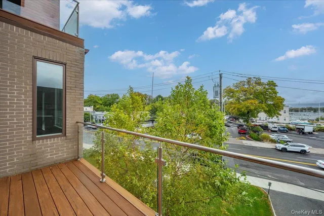 $6,195 | 422 East Boston Post Road, Unit 301, Mamaroneck, NY 10543