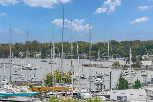 $6,195 | 422 East Boston Post Road, Unit 301, Mamaroneck, NY 10543