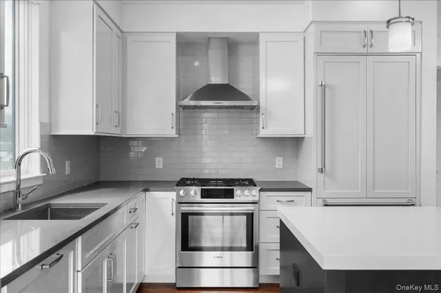 $6,195 | 422 East Boston Post Road, Unit 301, Mamaroneck, NY 10543