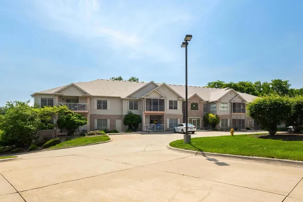 $270,000 | 1237 Kimberly Road, Unit 1237, Bettendorf, IA 52722