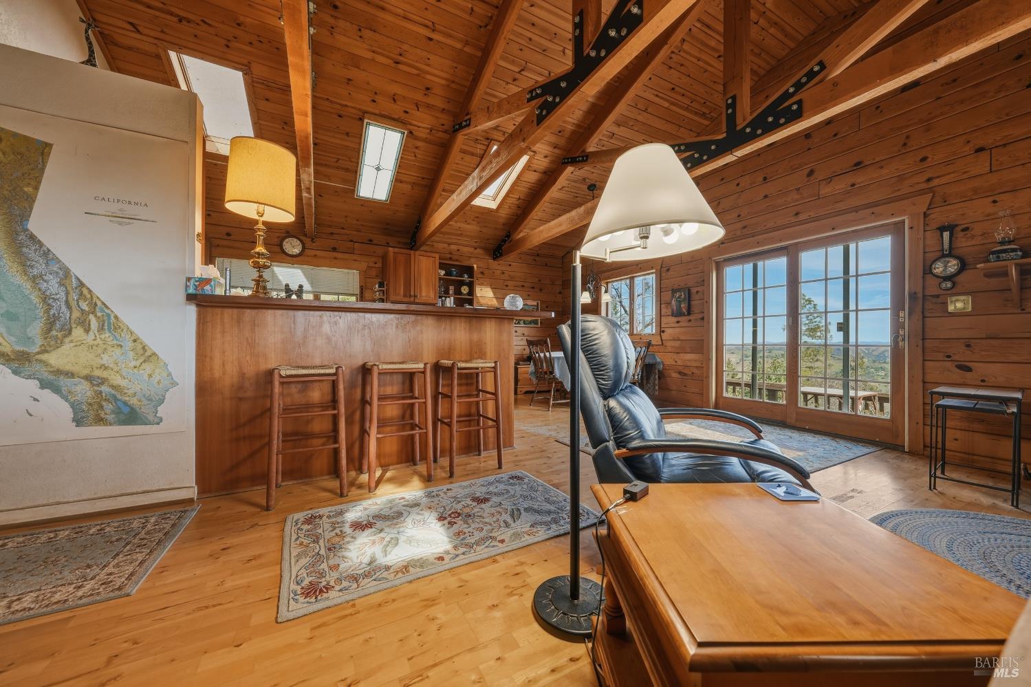 12300 Skaggs Springs Road Geyserville, CA 95441 - Photo 27 of 68 a room with musical instruments