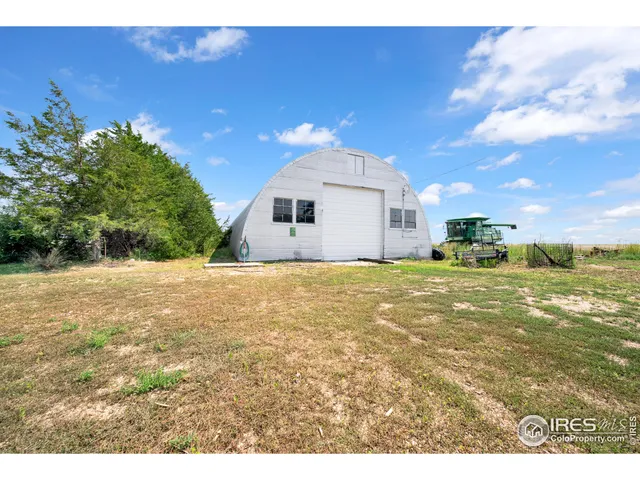 a view of parking area