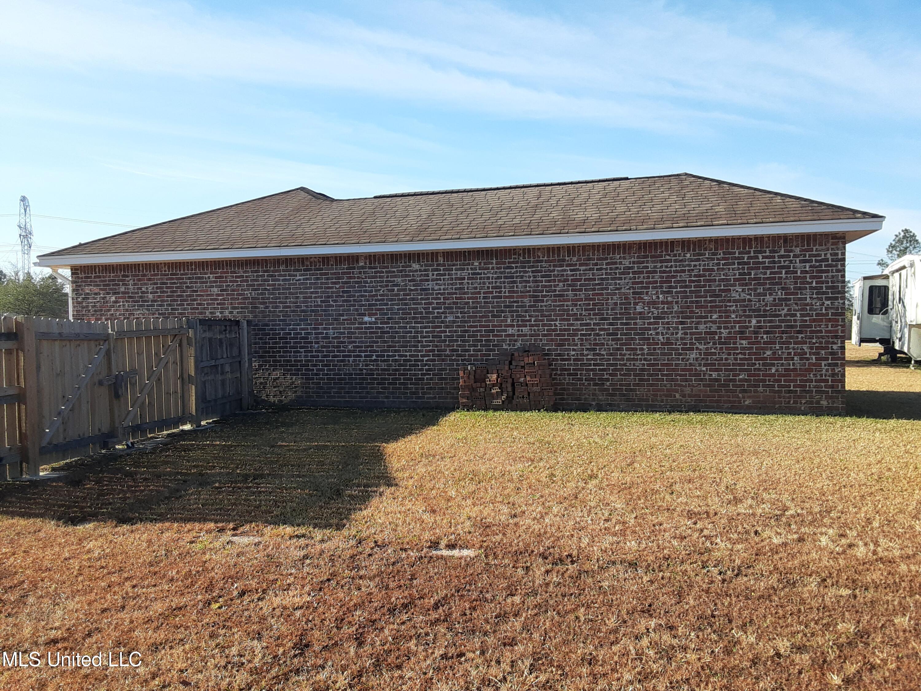 21785 Ridgeview Drive Saucier, MS 39574 - Photo 5 of 43 20220214_083520 - Copy - Copy