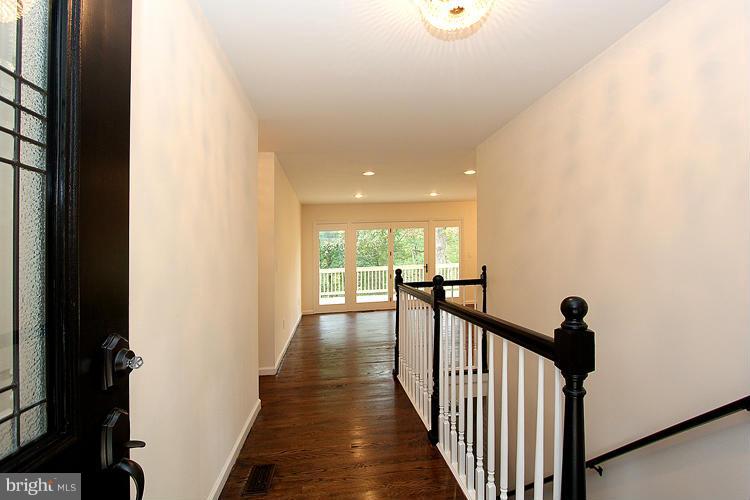 24530 Fossen Road Damascus, MD 20872 - Photo 13 of 29 Interior (General)