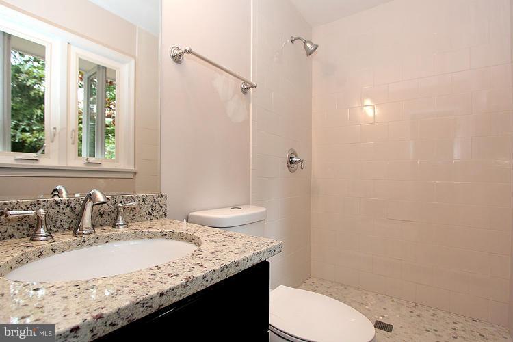 24530 Fossen Road Damascus, MD 20872 - Photo 21 of 29 Bath