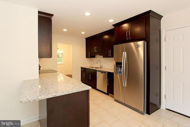 24530 Fossen Road Damascus, MD 20872 - Photo 5 of 29 Kitchen