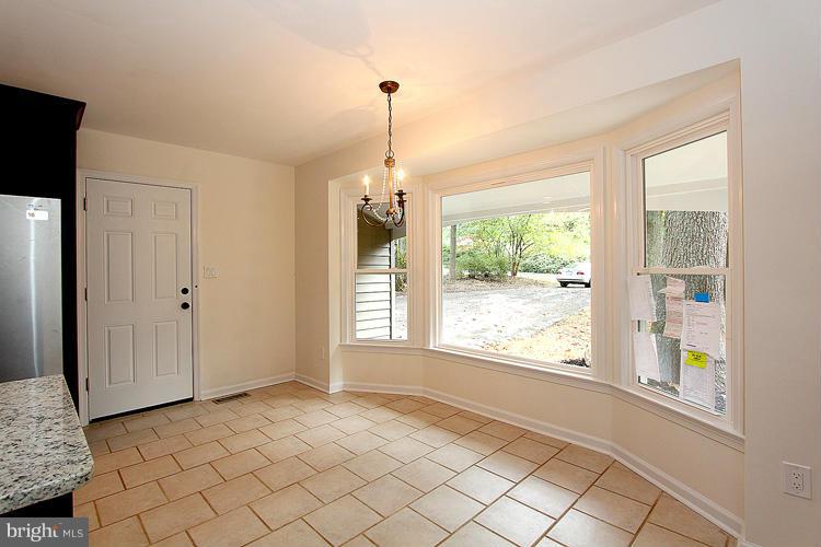 24530 Fossen Road Damascus, MD 20872 - Photo 7 of 29 Kitchen
