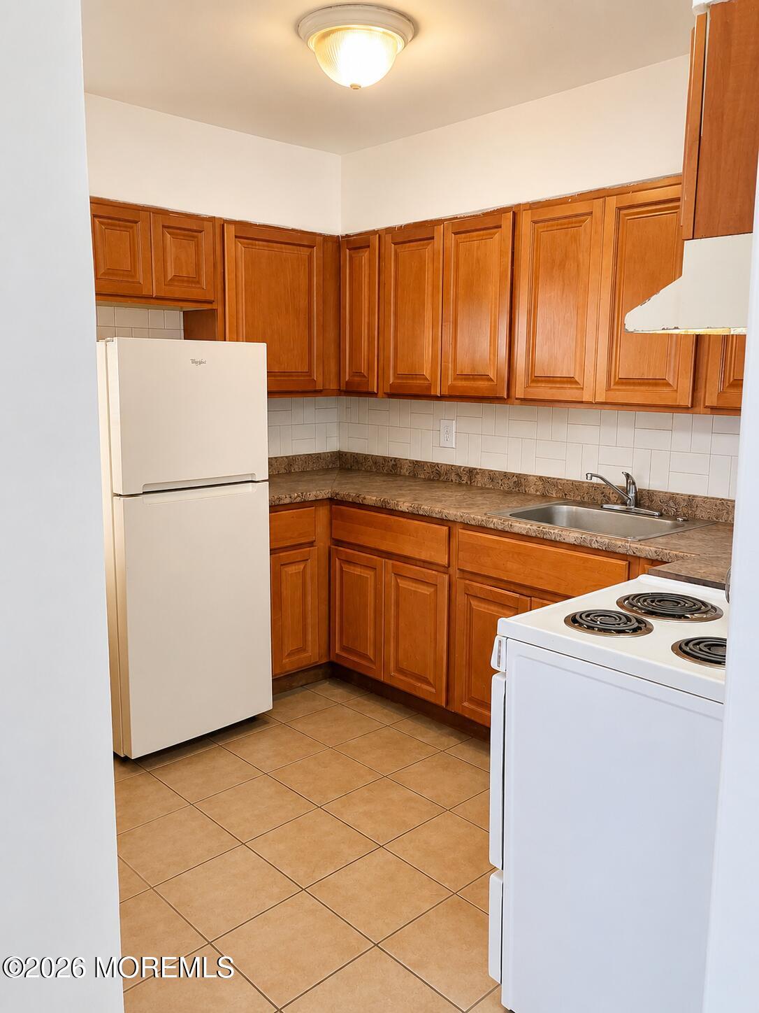 216 Ocean Avenue, Unit 2 Point Pleasant, NJ 08742 - Photo 3 of 11 216 C - Kitchen