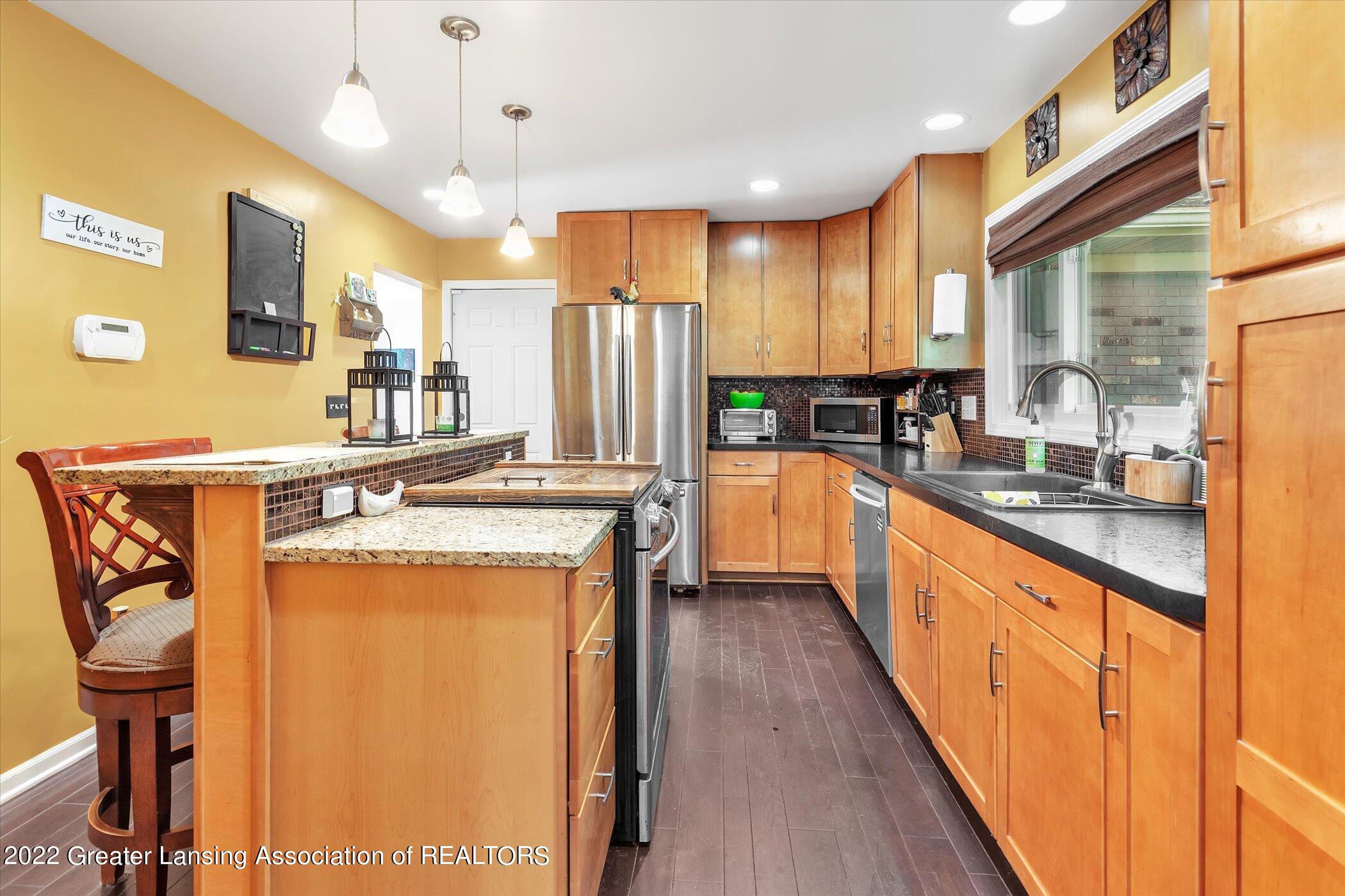 4248 Barton Road Lansing, MI 48917 - Photo 18 of 47 18-4248-Barton-Rd-WindowStill-Real-Estat