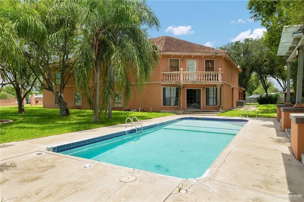 4523 South Tower Road Edinburg, TX 78542 - Photo 6 of 34 a front view of house with yard and green space