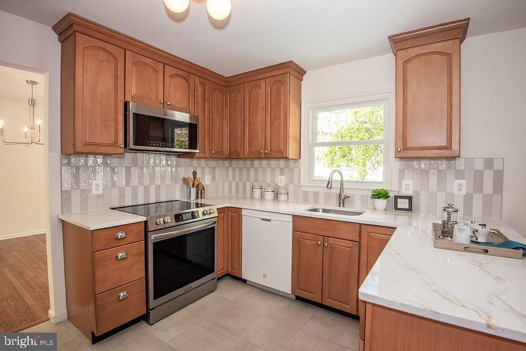 9102 Red Lion Tavern Court Springfield, VA 22153 - Photo 15 of 64