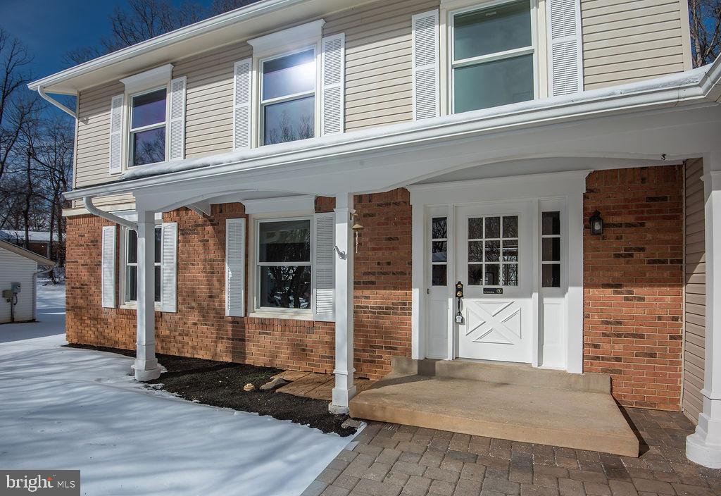 9102 Red Lion Tavern Court Springfield, VA 22153 - Photo 4 of 64