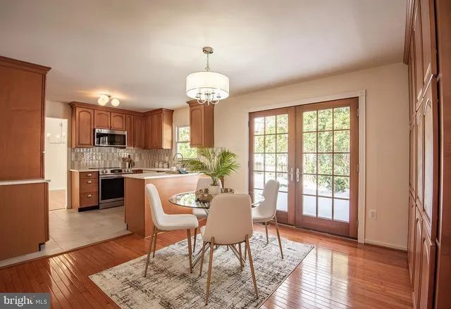 $800,000 | 9102 Red Lion Tavern Court, Springfield, VA 22153