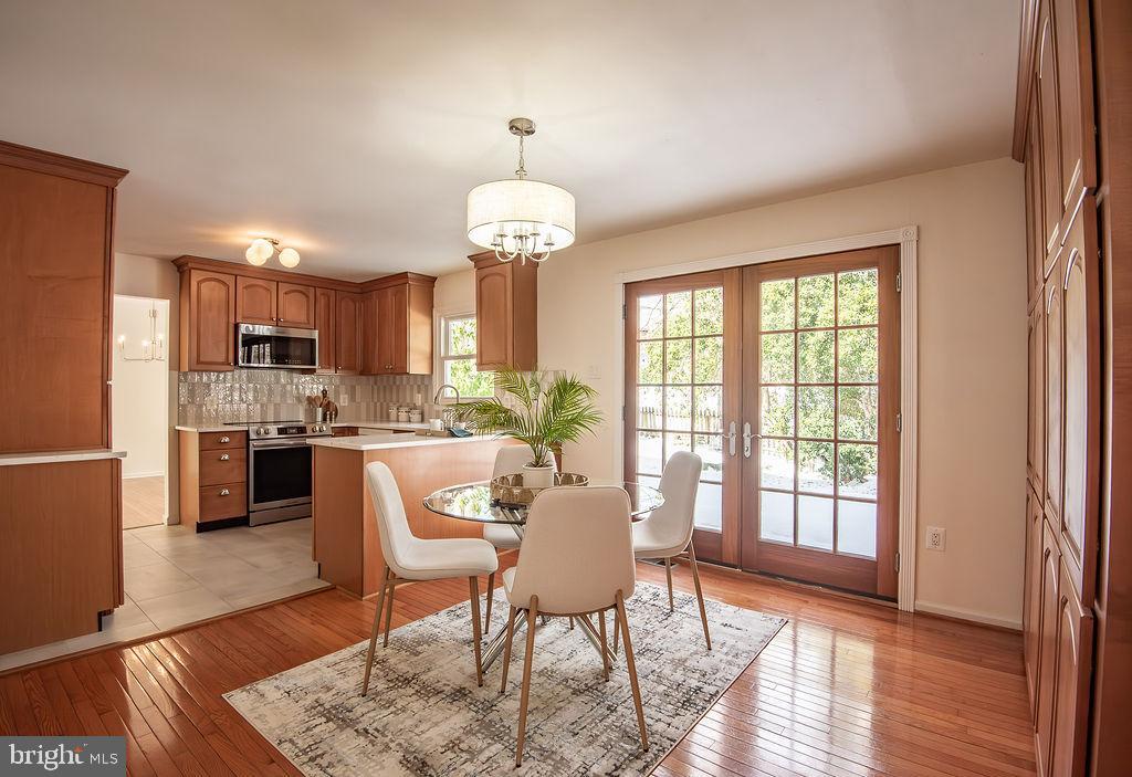 9102 Red Lion Tavern Court Springfield, VA 22153 - Photo 8 of 64