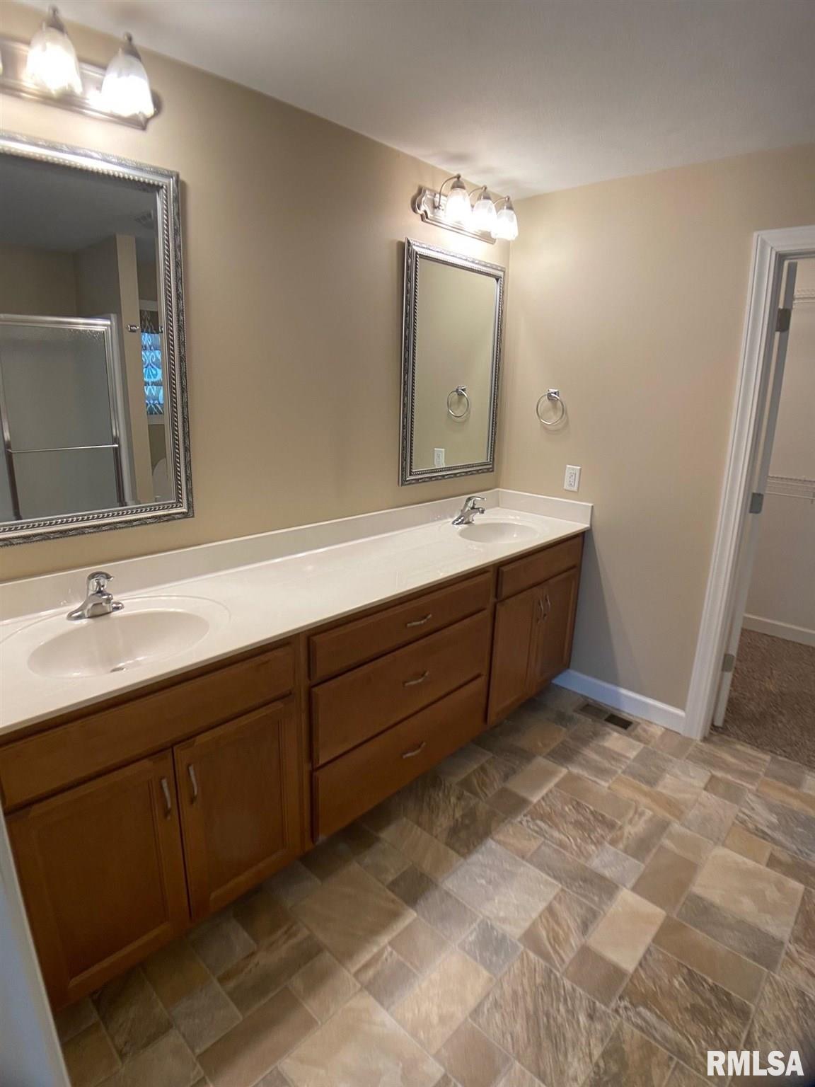 4544 Thompson Road Springfield, IL 62711 - Photo 23 of 29 Gallery Image 23