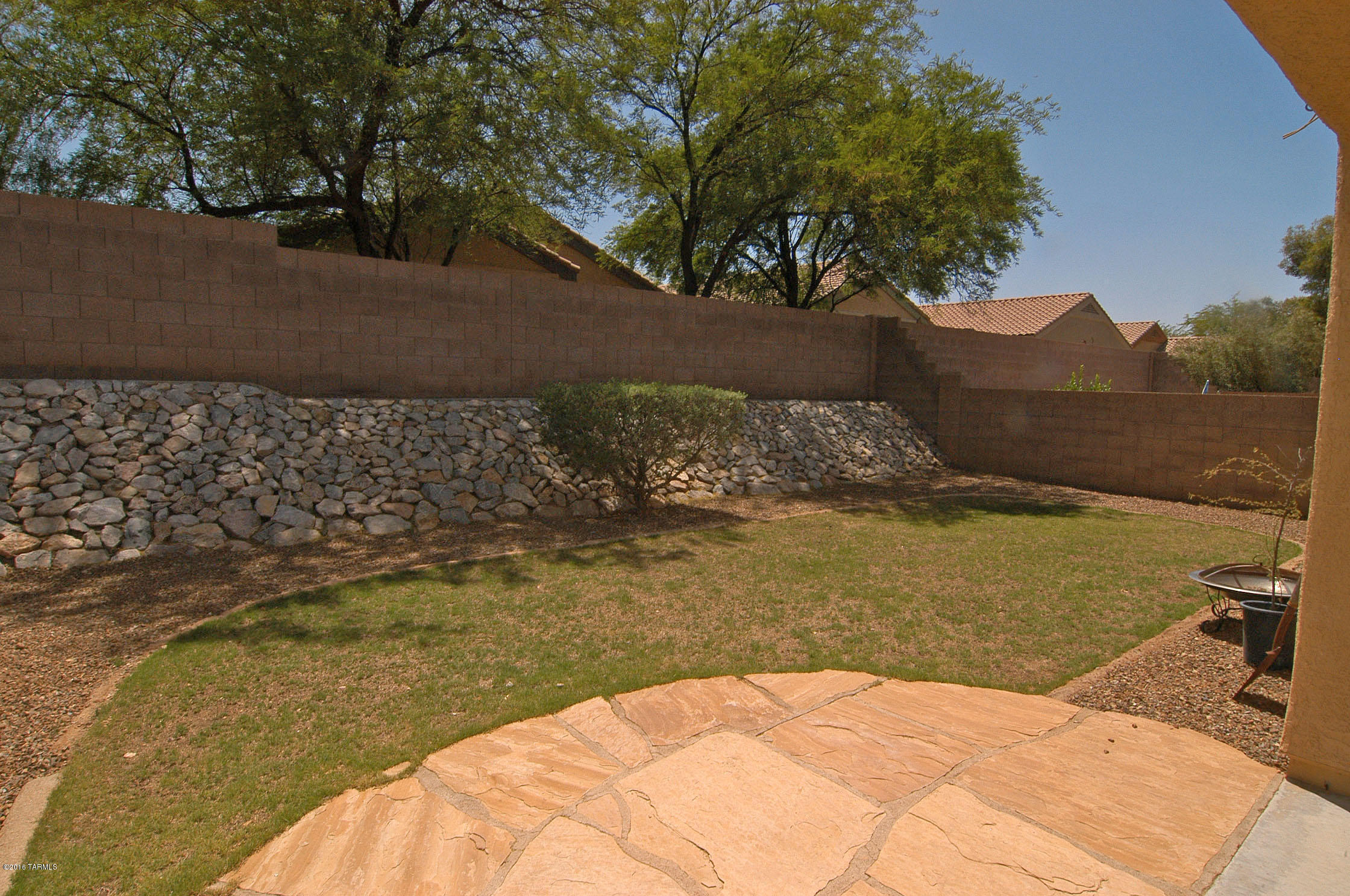 2351 West Golden Hills Road Tucson, AZ 85745 - Photo 2 of 18