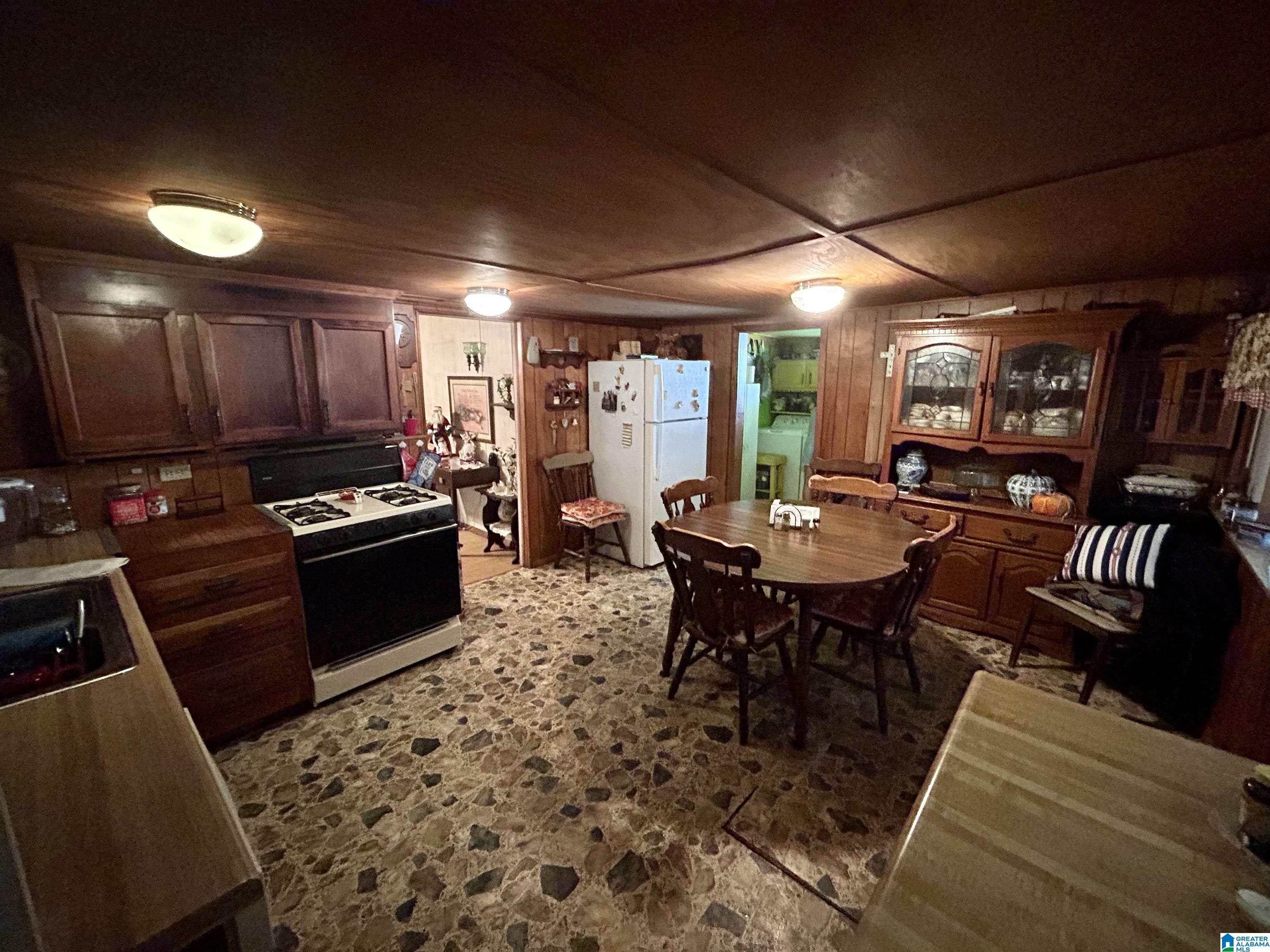 315 Smith Street Anniston, AL 36201 - Photo 10 of 22