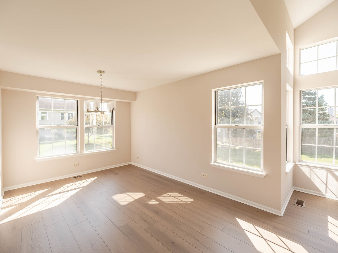 761 Village Road Crystal Lake, IL 60014 - Photo 4 of 18 Gallery Image 4