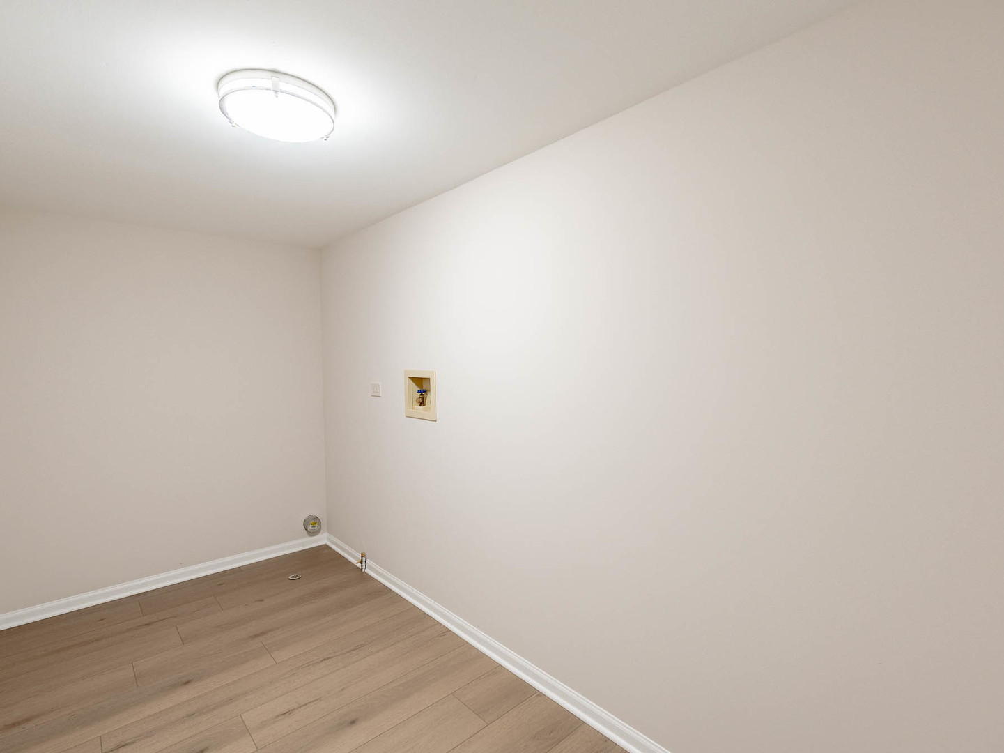 761 Village Road Crystal Lake, IL 60014 - Photo 10 of 18 Gallery Image 10