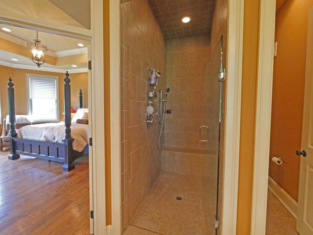 116 Chestnut Ridge Drive Jonesborough, TN 37659 - Photo 14 of 24 Large tiled shower