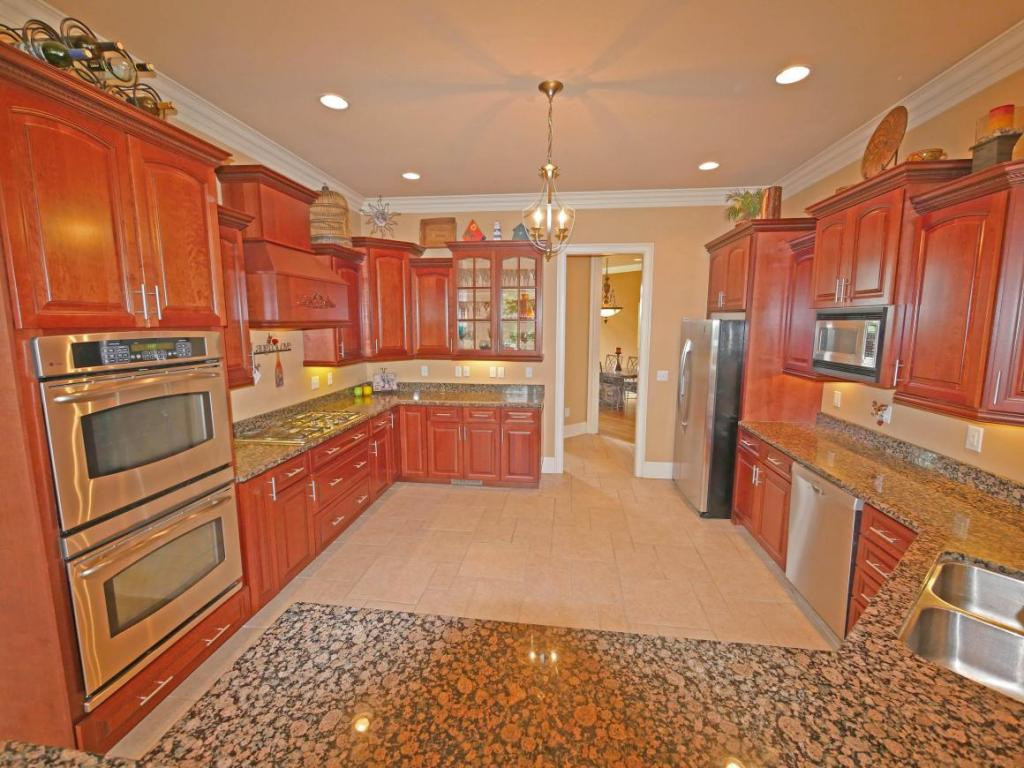 116 Chestnut Ridge Drive Jonesborough, TN 37659 - Photo 9 of 24 Fabulous kitchen