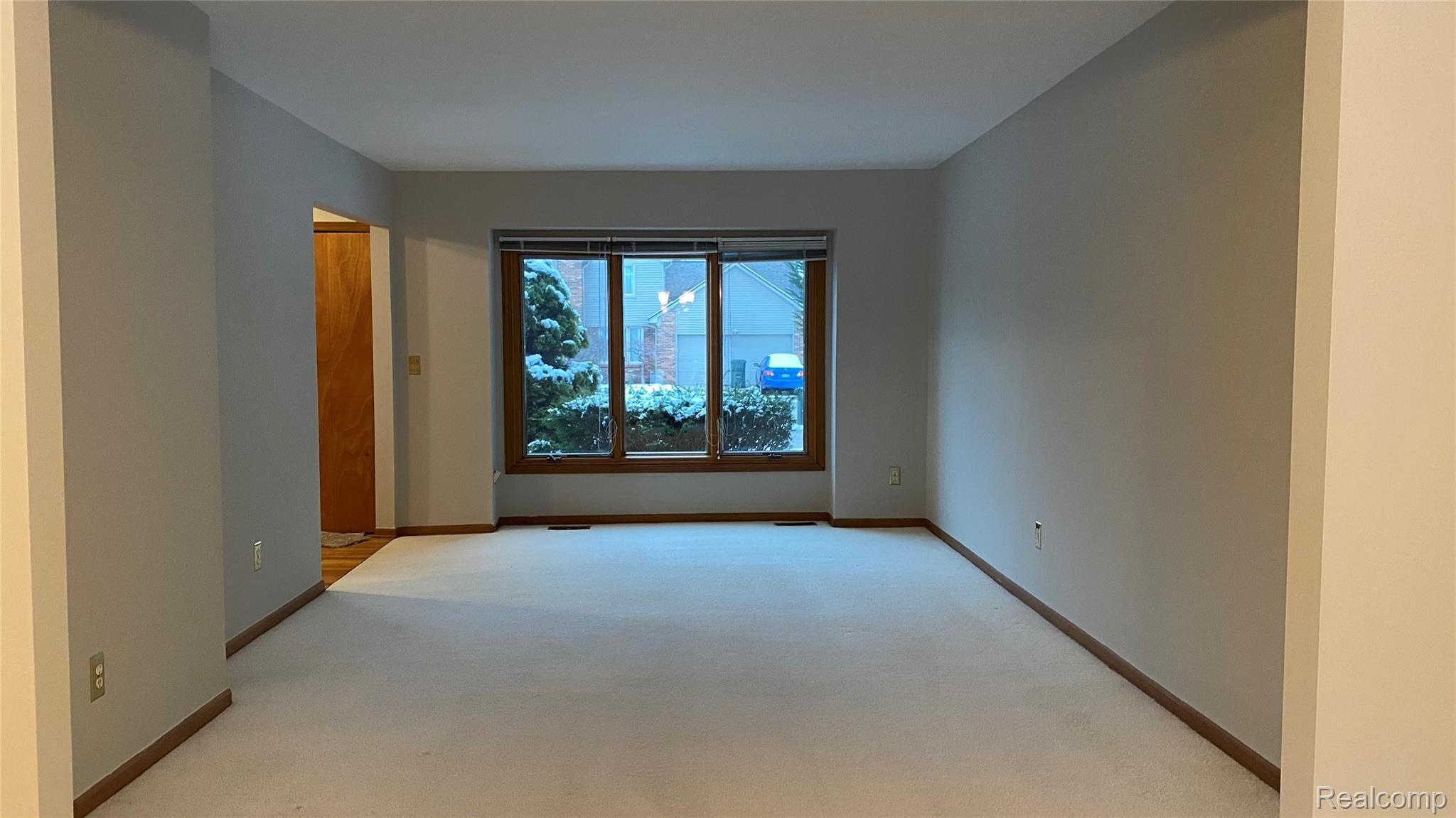 3099 Baypoint Drive Rochester, MI 48309 - Photo 10 of 32 IMG_3449.jpg