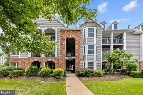 $385,000 | 46588 Drysdale Terrace, Unit 303, Sterling, VA 20165