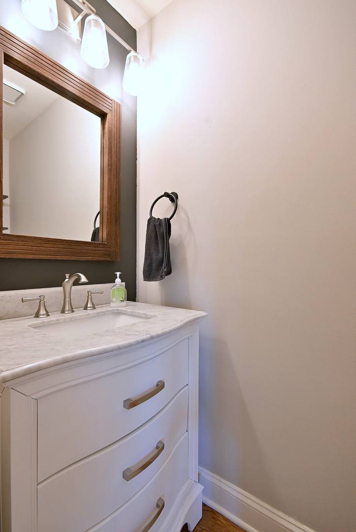 1350 Barnwall Drive Addison, IL 60101 - Photo 6 of 56