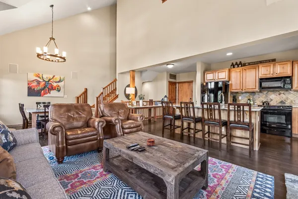 $1,150,000 | 33 Golden Bench Court, Donnelly, ID 83615