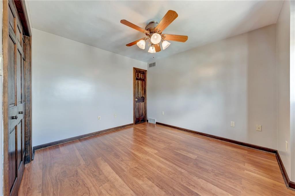 14 Highland Drive McKees Rocks, PA 15136 - Photo 17 of 25 Gallery Image 17