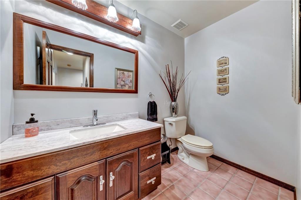14 Highland Drive McKees Rocks, PA 15136 - Photo 6 of 25 Gallery Image 6